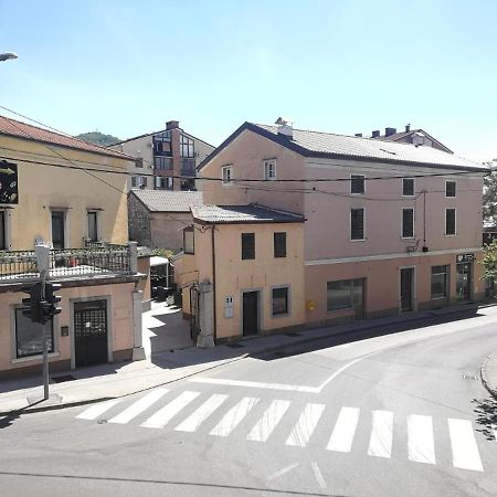 Hostel-Sezanalokev B&B Екстер'єр фото